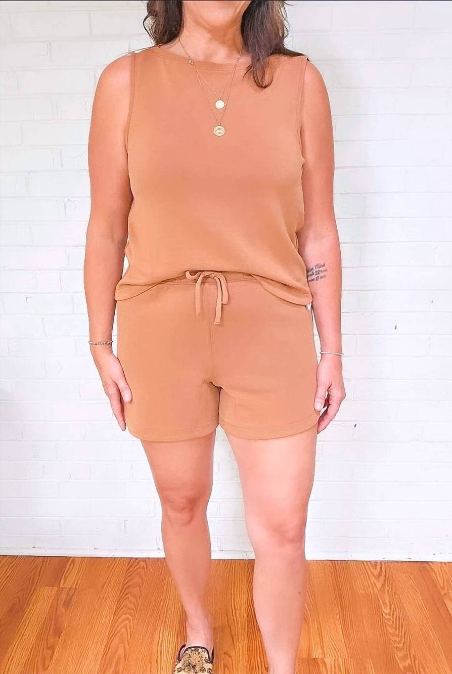 NEW SPANX sleek & supportive 5" short in maplewood